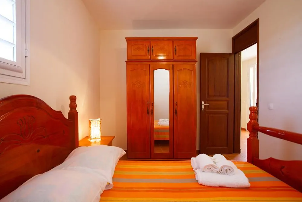 Lodge Village Honore